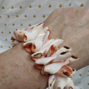 Beautiful Sea Shell Bracelet